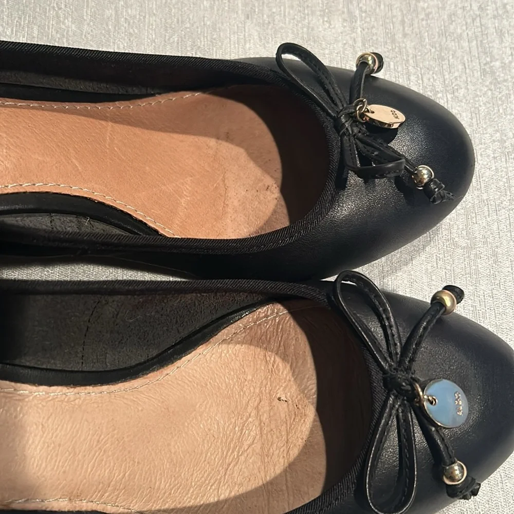 Aldo Black Round Toe Bow Wedges